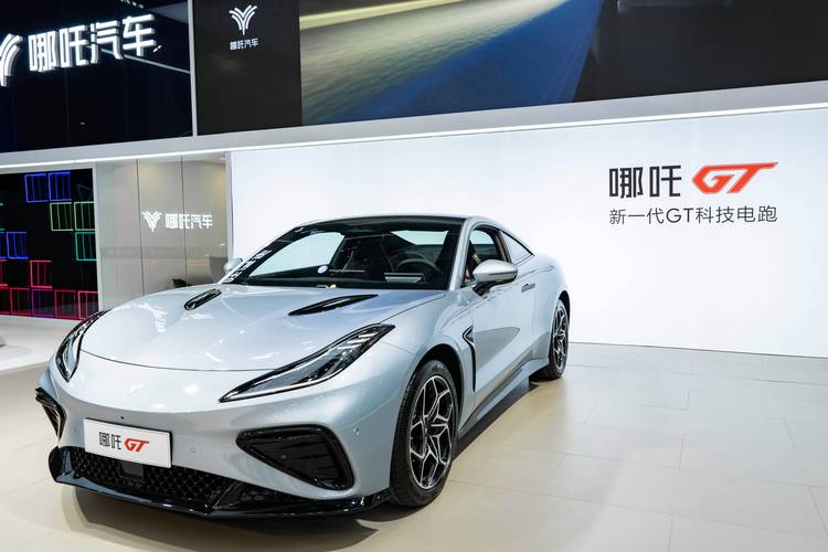 深圳盐田区迈洋威企业管理咨询哪吒汽车在智能汽车领域的表现，领途汽车在新能源汽车市场中的影响力